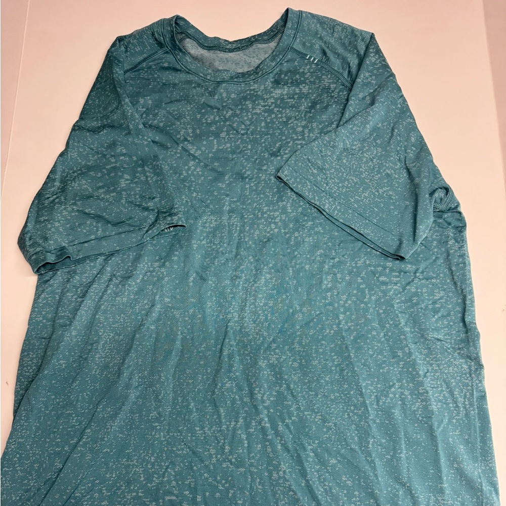Men's Lululemon Workout Shirt